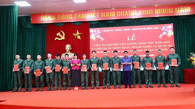 Xã Hồng Vân tiễn thanh niên lên đường nhập ngũ năm 2026 và đón quân nhân hoàn thành nghĩa vụ quân sự trở về địa phương- Ảnh 9.