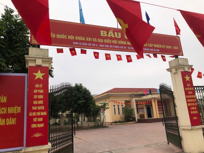 Kiểm tra công tác chuẩn bị cho ngày bầu cử đại biểu Quốc hội và HĐND các cấp nhiệm kỳ 2026-2031 tại các điểm bầu cử xã Hồng Vân.- Ảnh 14.