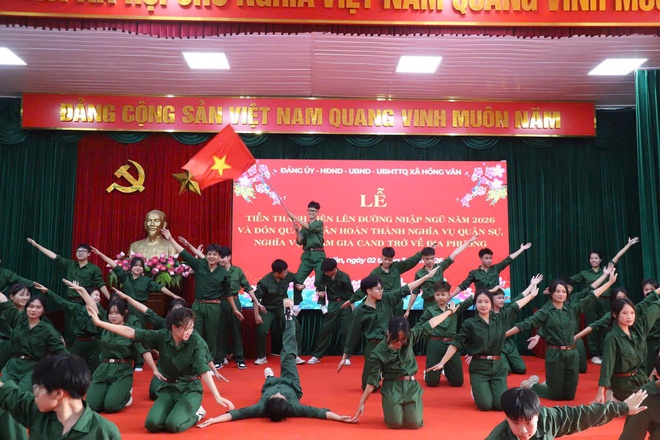 Xã Hồng Vân tiễn thanh niên lên đường nhập ngũ năm 2026 và đón quân nhân hoàn thành nghĩa vụ quân sự trở về địa phương- Ảnh 3.