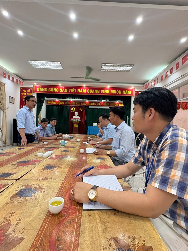 Kiểm tra công tác chuẩn bị cho ngày bầu cử đại biểu Quốc hội và HĐND các cấp nhiệm kỳ 2026-2031 tại các điểm bầu cử xã Hồng Vân.- Ảnh 7.