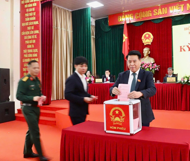 HĐND xã Hồng Vân tổ chức thành công kỳ họp thứ nhất nhằm kiện toàn tổ chức bộ máy chính quyền cho nhiệm kỳ mới- Ảnh 6.