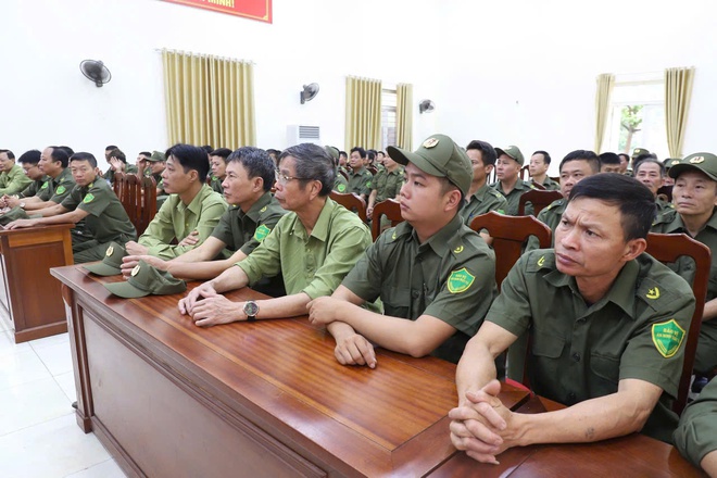 Tập huấn kỹ năng điều khiển, phân luồng giao thông đối với lực lượng an ninh cơ sở- Ảnh 2.