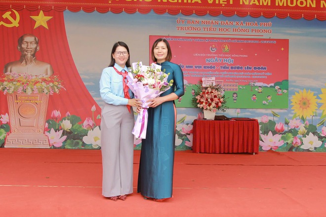 Sôi nổi ngày hội Thiếu nhi vui khỏe- Tiến bước lên đoàn tại trường Tiểu học Hồng Phong.- Ảnh 3.