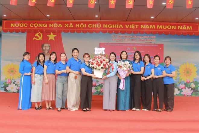 Sôi nổi ngày hội Thiếu nhi vui khỏe- Tiến bước lên đoàn tại trường Tiểu học Hồng Phong.- Ảnh 7.