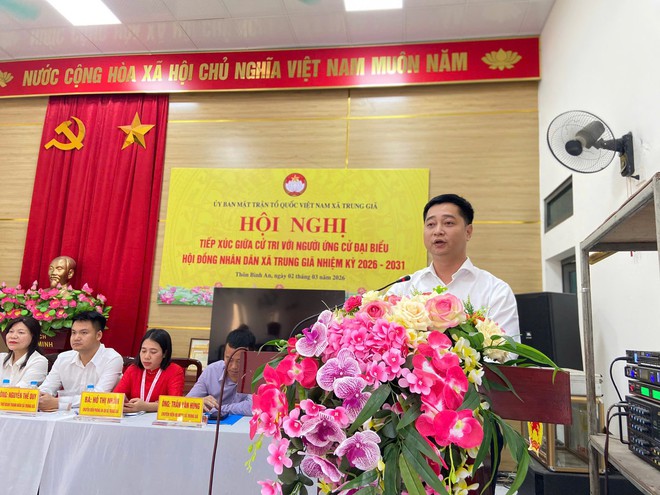 PHÓ BÍ THƯ THƯỜNG TRỰC ĐẢNG ỦY- CHỦ TỊCH ỦY BAN MTTQ VIỆT NAM XÃ XÃ TRUNG GIÃ NGUYỄN THỊ KIM TUYẾN VÀ CÁC ỨNG CỬ VIÊN ĐẠI BIỂU HĐND XÃ TRUNG GIÃ TIẾP XÚC CỬ TRI, VẬN ĐỘNG BẦU CỬ TẠI THÔN BÌNH AN- Ảnh 7.