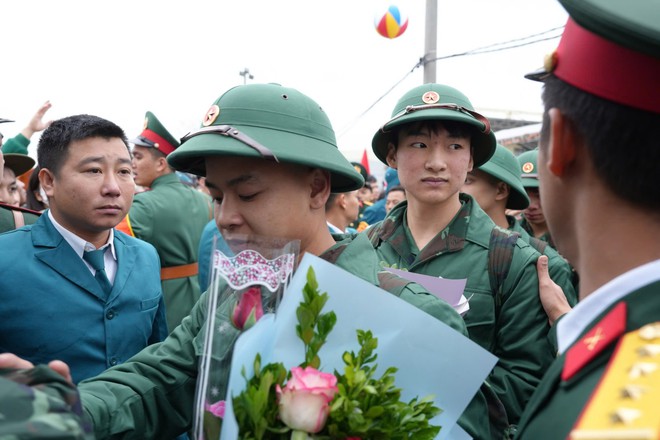 46 thanh niên ưu tú phường Hà Đông lên đường nhập ngũ, tham gia nghĩa vụ Công an nhân dân năm 2026- Ảnh 4.