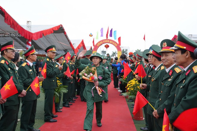 46 thanh niên ưu tú phường Hà Đông lên đường nhập ngũ, tham gia nghĩa vụ Công an nhân dân năm 2026- Ảnh 8.