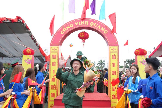 46 thanh niên ưu tú phường Hà Đông lên đường nhập ngũ, tham gia nghĩa vụ Công an nhân dân năm 2026- Ảnh 5.