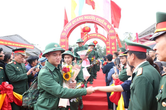 PHÁT HUY TRUYỀN THỐNG CÁCH MẠNG: THANH NIÊN XÃ TRUNG GIÃ HĂNG HÁI LÊN ĐƯỜNG TÒNG QUÂN- Ảnh 8.