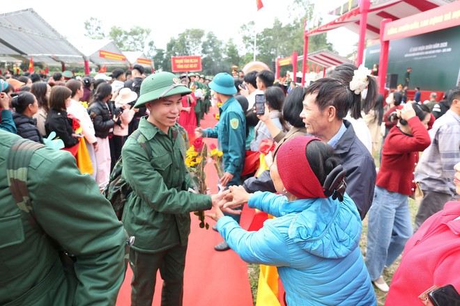 PHÁT HUY TRUYỀN THỐNG CÁCH MẠNG: THANH NIÊN XÃ TRUNG GIÃ HĂNG HÁI LÊN ĐƯỜNG TÒNG QUÂN- Ảnh 7.