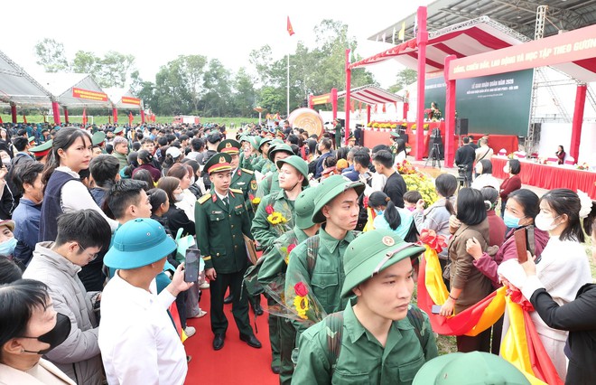 PHÁT HUY TRUYỀN THỐNG CÁCH MẠNG: THANH NIÊN XÃ TRUNG GIÃ HĂNG HÁI LÊN ĐƯỜNG TÒNG QUÂN- Ảnh 5.