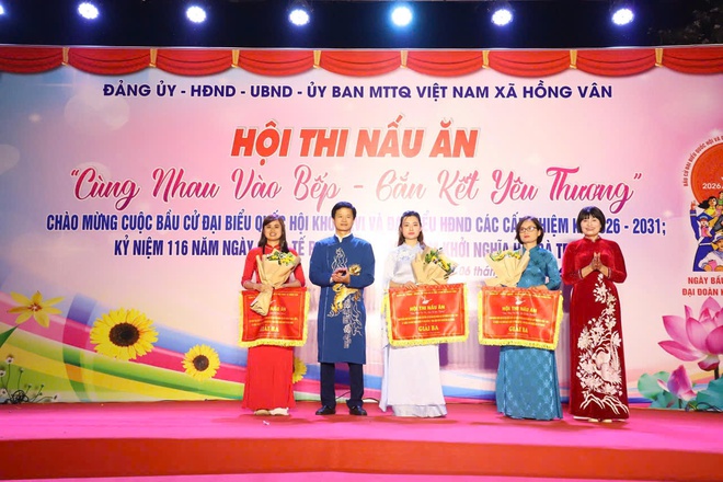 Xã Hồng Vân tổ chức Hội thi nấu ăn với chủ đề “Cùng nhau vào bếp – Gắn kết yêu thương”- Ảnh 9.