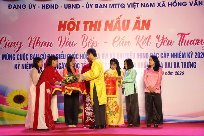 Xã Hồng Vân tổ chức Hội thi nấu ăn với chủ đề “Cùng nhau vào bếp – Gắn kết yêu thương”- Ảnh 11.