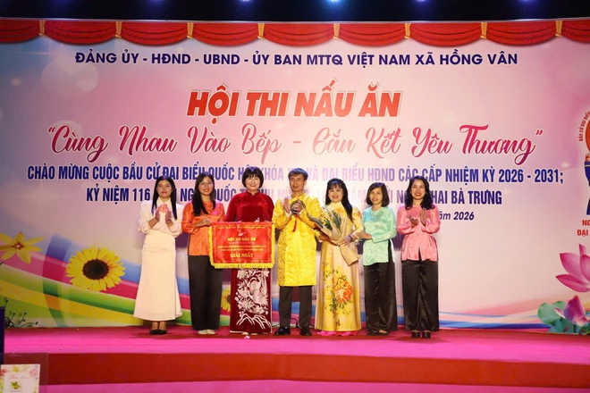 Xã Hồng Vân tổ chức Hội thi nấu ăn với chủ đề “Cùng nhau vào bếp – Gắn kết yêu thương”- Ảnh 12.