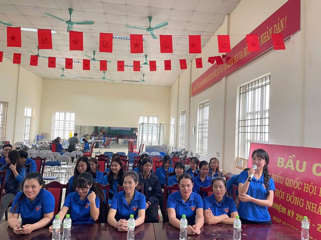 TRUNG GIÃ: ĐỒNG LOẠT TỔ CHỨC 8 HỘI NGHỊ MẠN ĐÀM VỚI CỬ TRI VỀ TIỂU SỬ NGƯỜI ỨNG CỬ ĐẠI BIỂU QUỐC HỘI VÀ HĐND CÁC CẤP NHIỆM KỲ 2026-2031- Ảnh 16.