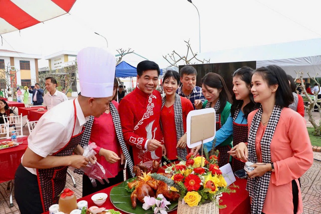 Xã Hồng Vân tổ chức Hội thi nấu ăn với chủ đề “Cùng nhau vào bếp – Gắn kết yêu thương”- Ảnh 5.