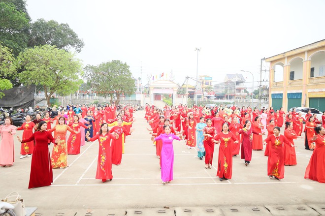 Hội Liên hiệp Phụ nữ xã Cổ Đô tổ chức gặp mặt kỷ niệm Ngày Quốc tế Phụ nữ 8/3- Ảnh 2.