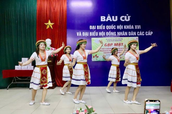 Chi hội Phụ nữ Thôn Nội Thôn, xã Hồng Vân tổ chức gặp mặt kỷ niệm 116 năm ngày quốc tế phụ nữ 8/3 và 1986 năm khởi nghĩa Hai Bà Trưng- Ảnh 2.