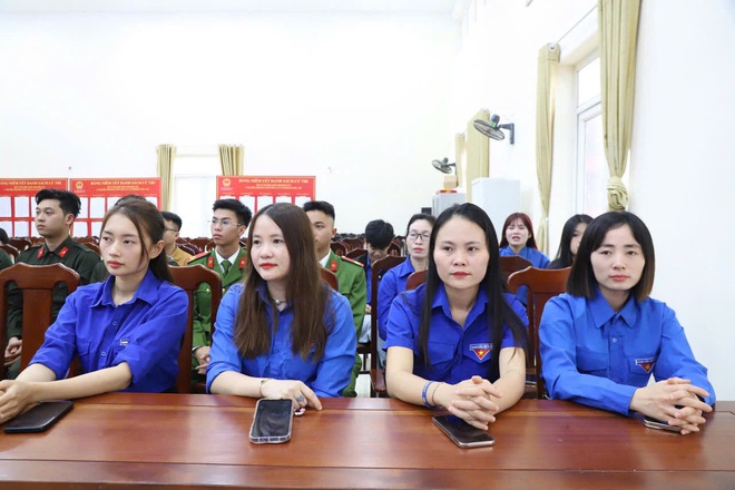 Đoàn thanh niên xã Hồng Vân đã tổ chức Lễ phát động ra quân Tháng Thanh niên năm 2026.- Ảnh 4.