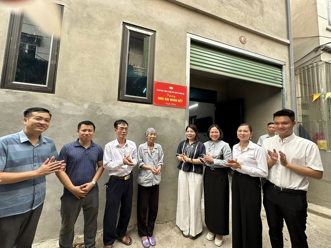 02 CÔNG TRÌNH NHÀ ĐẠI ĐOÀN KẾT- DẤU ẤN VAI TRÒ CỦA MTTQ VIỆT NAM XÃ TRUNG GIÃ TRONG CÔNG TÁC AN SINH XÃ HỘI- Ảnh 7.