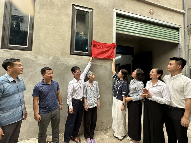 02 CÔNG TRÌNH NHÀ ĐẠI ĐOÀN KẾT- DẤU ẤN VAI TRÒ CỦA MTTQ VIỆT NAM XÃ TRUNG GIÃ TRONG CÔNG TÁC AN SINH XÃ HỘI- Ảnh 8.