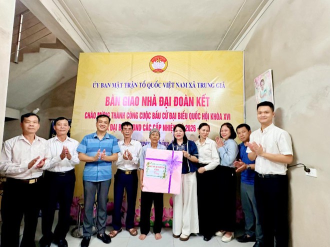 02 CÔNG TRÌNH NHÀ ĐẠI ĐOÀN KẾT- DẤU ẤN VAI TRÒ CỦA MTTQ VIỆT NAM XÃ TRUNG GIÃ TRONG CÔNG TÁC AN SINH XÃ HỘI- Ảnh 9.