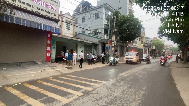 UBND XÃ CỔ ĐÔ RA QUÂN GIẢI TỎA HÀNH LANG AN TOÀN GIAO THÔNG, BẢO ĐẢM TRẬT TỰ AN TOÀN GIAO THÔNG TRÊN ĐỊA BÀN- Ảnh 1.