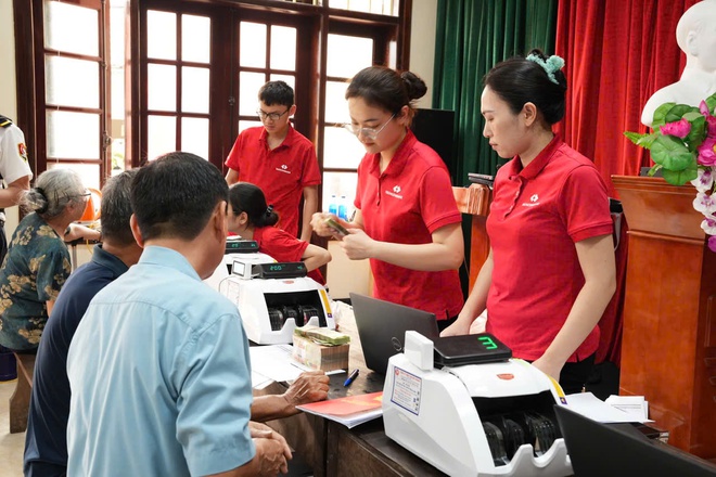 Xã Hồng Vân chi trả tiền bồi thường dự án khu đô thị thể thao Olympic- Ảnh 1.