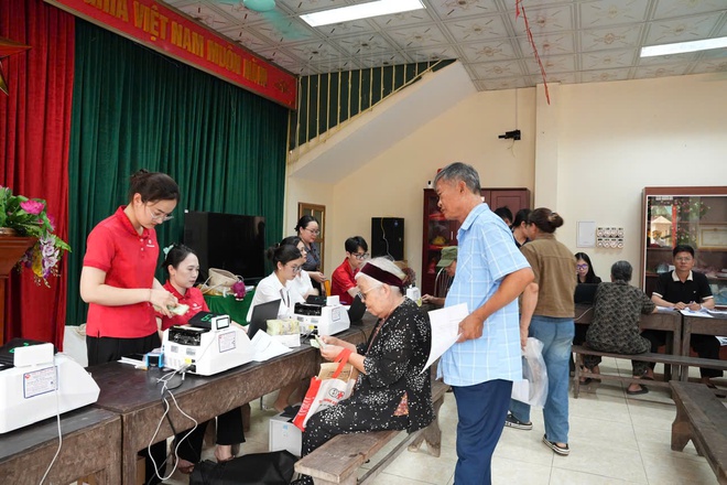 Xã Hồng Vân chi trả tiền bồi thường dự án khu đô thị thể thao Olympic- Ảnh 3.