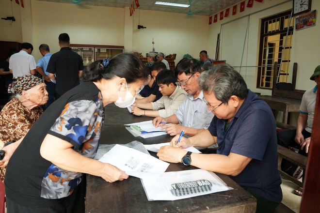 Xã Hồng Vân chi trả tiền bồi thường dự án khu đô thị thể thao Olympic- Ảnh 5.