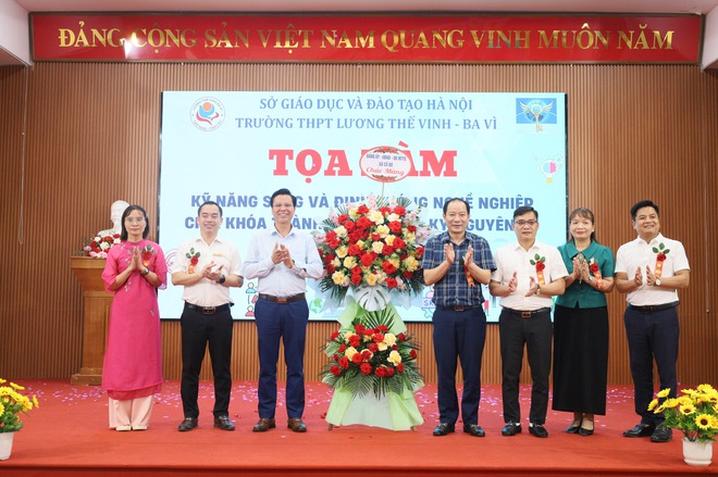 CÁC TRƯỜNG THCS XÃ CỔ ĐÔ THAM DỰ TỌA ĐÀM“GIÁO DỤC KỸ NĂNG SỐNG VÀ ĐỊNH HƯỚNG NGHỀ NGHIỆP TRONG KỶ NGUYÊN SỐ”- Ảnh 1.