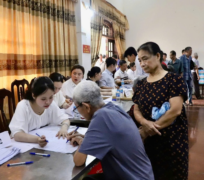 Xã Hồng Vân tiếp tục chi trả tiền bồi thường dự án khu đô thị thể thao Olympic- Ảnh 7.