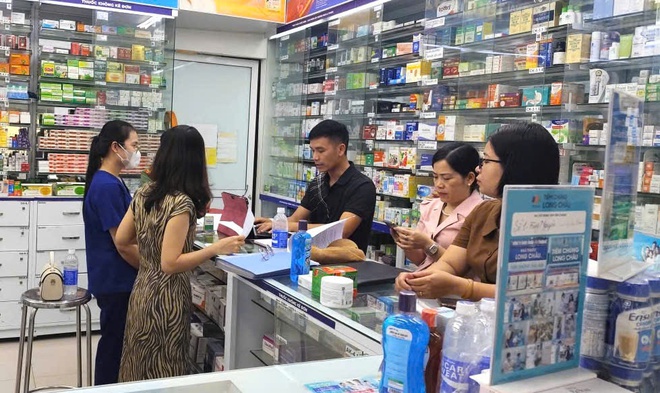 XÃ HỒNG VÂN TĂNG CƯỜNG KIỂM TRA HOẠT ĐỘNG KINH DOANH DƯỢC TRÊN ĐỊA BÀN- Ảnh 3.