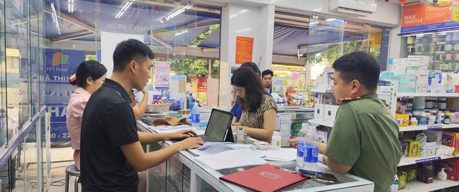 XÃ HỒNG VÂN TĂNG CƯỜNG KIỂM TRA HOẠT ĐỘNG KINH DOANH DƯỢC TRÊN ĐỊA BÀN- Ảnh 6.