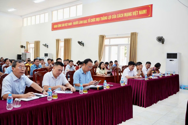 Xã Hồng Vân giao ban đánh giá kết quả thực hiện nhiệm vụ quý I và triển khai phương hướng nhiệm vụ quý II/2026- Ảnh 4.