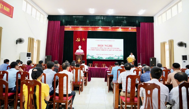 Xã Hồng Vân giao ban đánh giá kết quả thực hiện nhiệm vụ quý I và triển khai phương hướng nhiệm vụ quý II/2026- Ảnh 2.