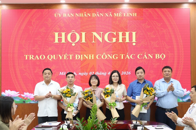 UBND xã Mê Linh tổ chức Hội nghị trao quyết định công tác cán bộ- Ảnh 2.