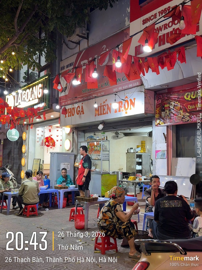 Long Biên tăng cường xử lý “phạt nguội”, lập lại trật tự đô thị trên địa bàn phường- Ảnh 3.