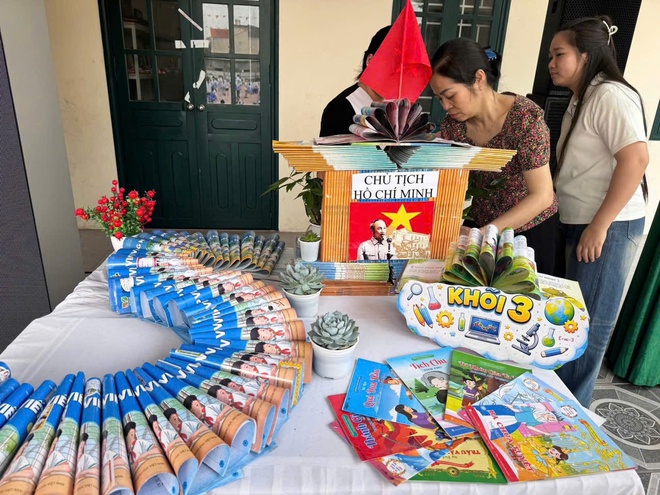 Trường Tiểu học Ninh Sở tổ chức thành công cuộc thi “Xếp sách nghệ thuật và giới thiệu cuốn sách hay”  - Ảnh 1.