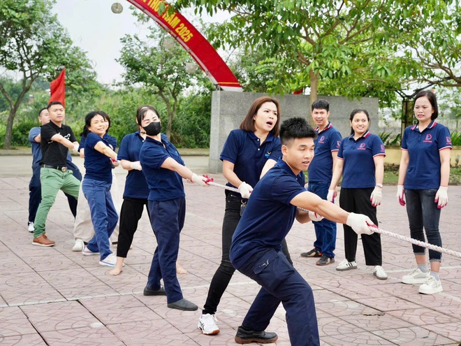 Sôi nổi giải kéo co xã Hồng Vân chào mừng Ngày Quốc tế Lao động 1/5- Ảnh 2.