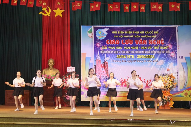 CHI HỘI PHỤ NỮ THÔN PHƯƠNG KHÊ TỔ CHỨC LIÊN HOAN VĂN NGHỆ CHÀO MỪNG 51 NĂM NGÀY GIẢI PHÓNG MIỀN NAM- Ảnh 2.