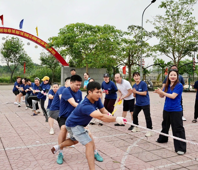 Sôi nổi giải kéo co xã Hồng Vân chào mừng Ngày Quốc tế Lao động 1/5- Ảnh 6.