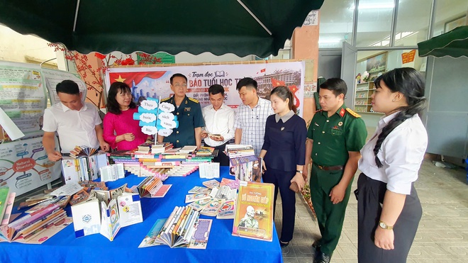 Phường Phú Lương phát động Ngày hội Sách và Văn hóa đọc với chủ đề “Sách - tri thức - khát vọng phát triển đất nước”- Ảnh 13.