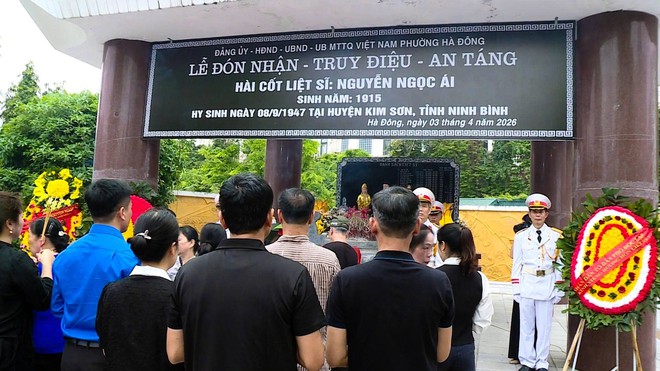 Hà Đông: Tổ chức lễ an táng, truy điệu hài cốt liệt sĩ Nguyễn Ngọc Ái trang nghiêm, xúc động- Ảnh 6.