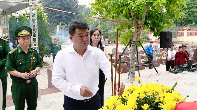 Hà Đông: Tổ chức lễ an táng, truy điệu hài cốt liệt sĩ Nguyễn Ngọc Ái trang nghiêm, xúc động- Ảnh 3.