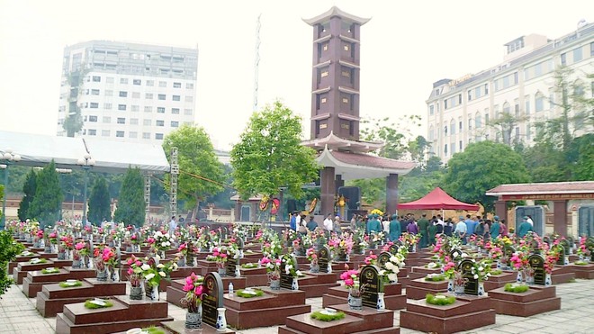 Hà Đông: Tổ chức lễ an táng, truy điệu hài cốt liệt sĩ Nguyễn Ngọc Ái trang nghiêm, xúc động- Ảnh 8.