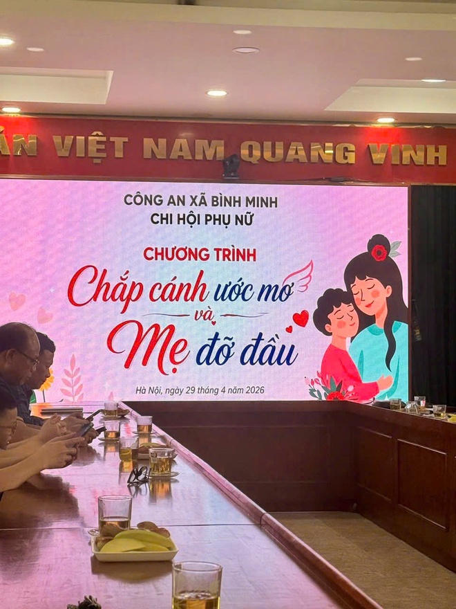 CÔNG AN XÃ BÌNH MINH TỔ CHỨC CHƯƠNG TRÌNH “CHẮP CÁNH NHỮNG ƯỚC MƠ” VÀ “MẸ ĐỠ ĐẦU” NĂM 2026- Ảnh 3.