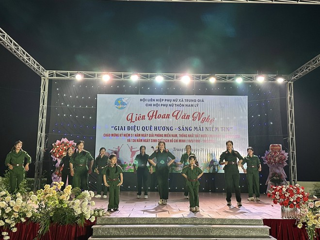 GIAI ĐIỆU QUÊ HƯƠNG- SÁNG MÃI NIỀM TIN: Lan toả khí thế tháng Tư lịch sử tại xã Trung Giã- Ảnh 9.