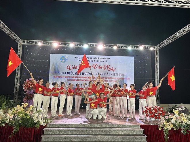 GIAI ĐIỆU QUÊ HƯƠNG- SÁNG MÃI NIỀM TIN: Lan toả khí thế tháng Tư lịch sử tại xã Trung Giã- Ảnh 15.