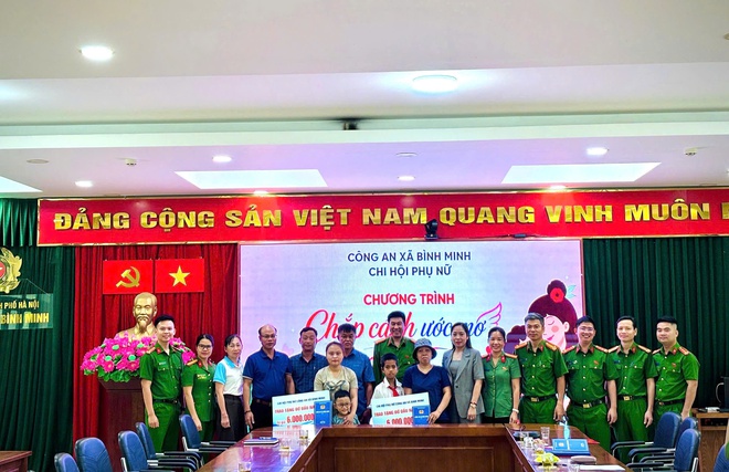 CÔNG AN XÃ BÌNH MINH TỔ CHỨC CHƯƠNG TRÌNH “CHẮP CÁNH NHỮNG ƯỚC MƠ” VÀ “MẸ ĐỠ ĐẦU” NĂM 2026- Ảnh 5.